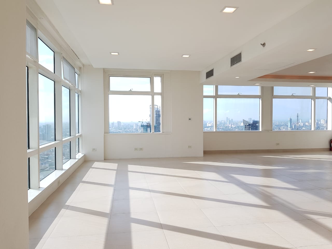 Penthouses for Sale in Singapore - Singapore Luxury Homes - Luxury Penthouse Unit For Sale