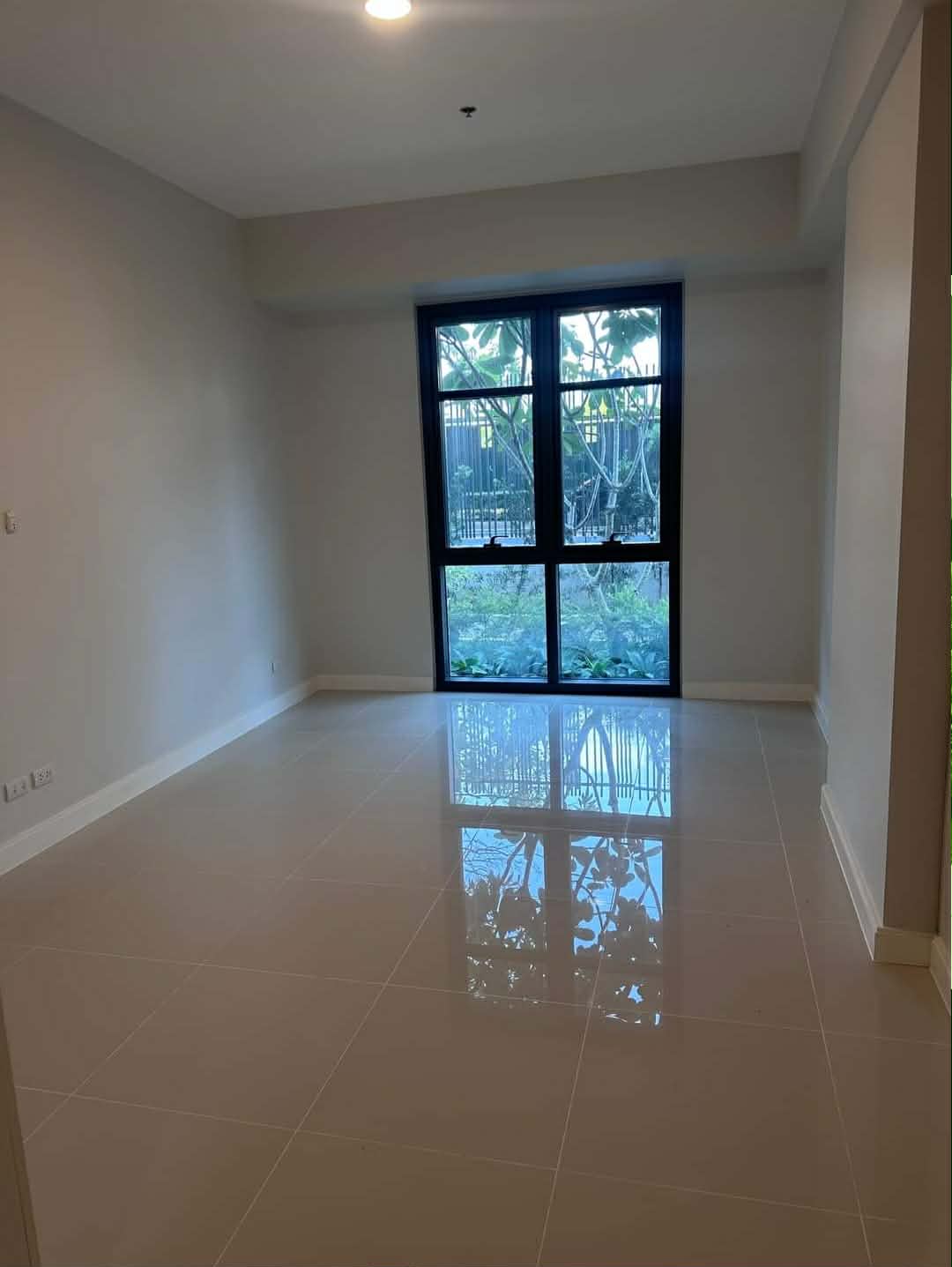 FOR SALE: GROUND FLOOR UNIT DUO SUITE – Remax Unlimited
